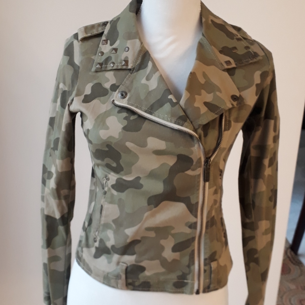 Girls camouflage jacket